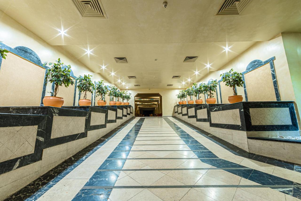 The Grand Resort Hurghada Exterior foto Interior of the hotel