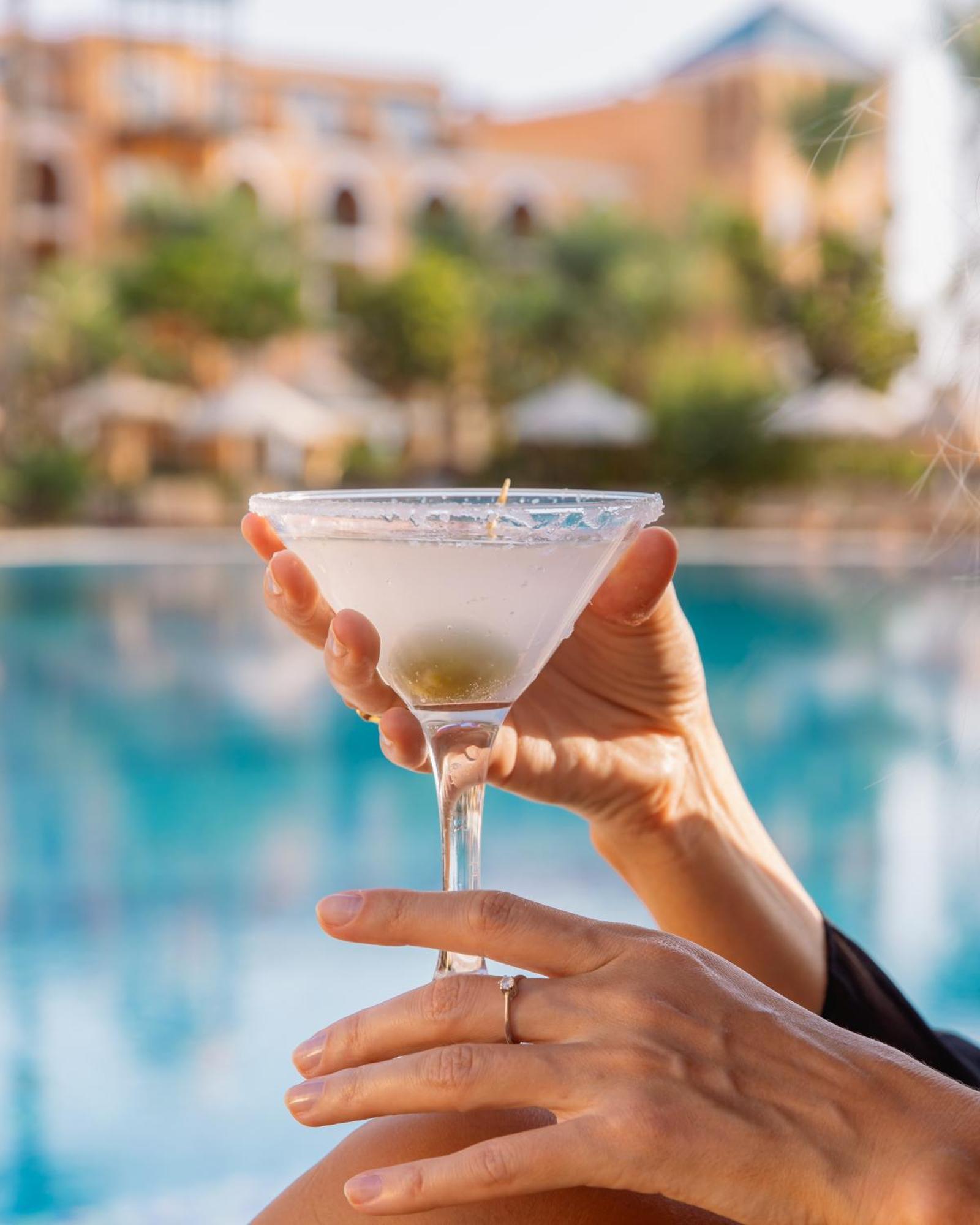 The Grand Resort Hurghada Exterior foto A dry martini