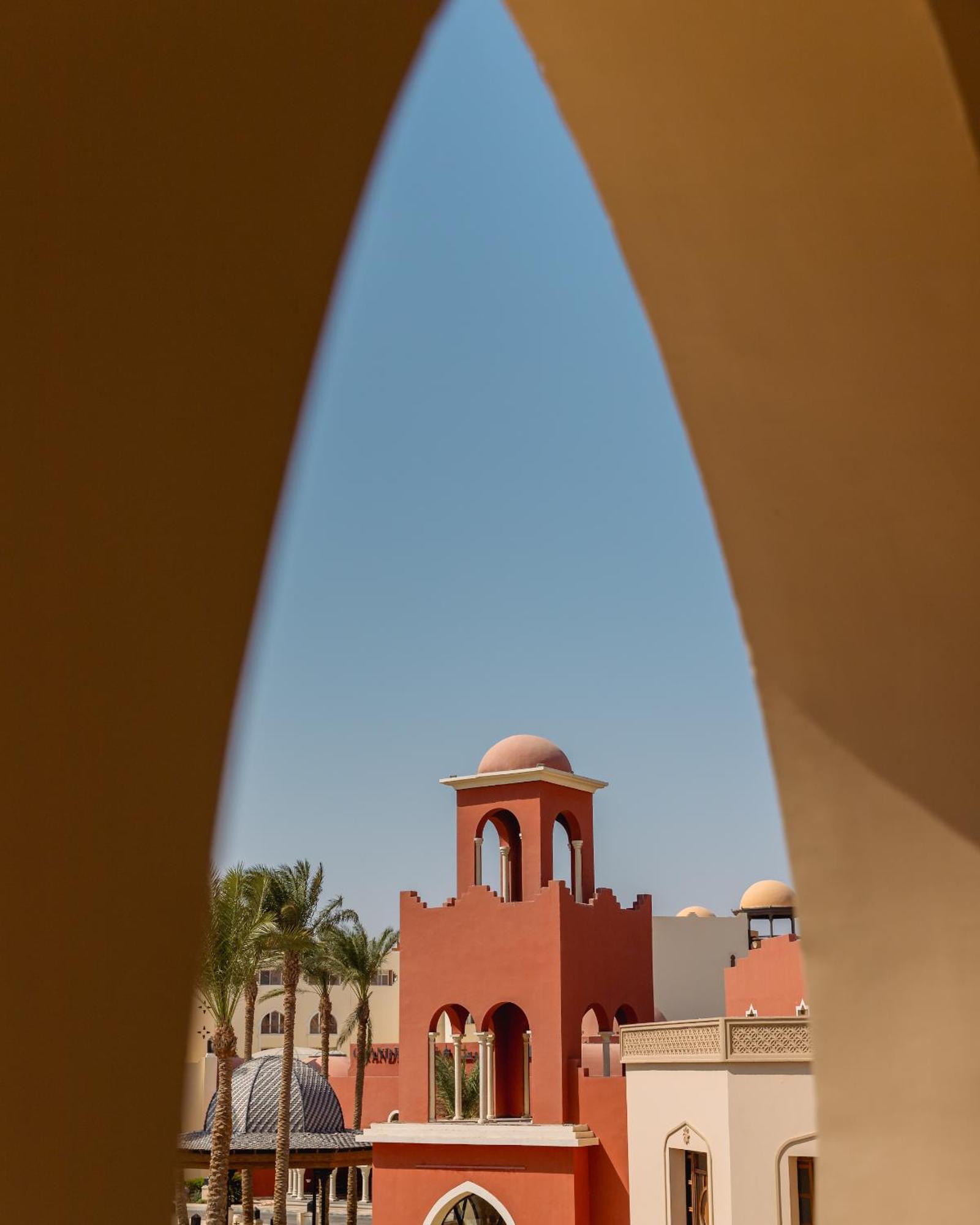 The Grand Resort Hurghada Exterior foto The bell tower of the church