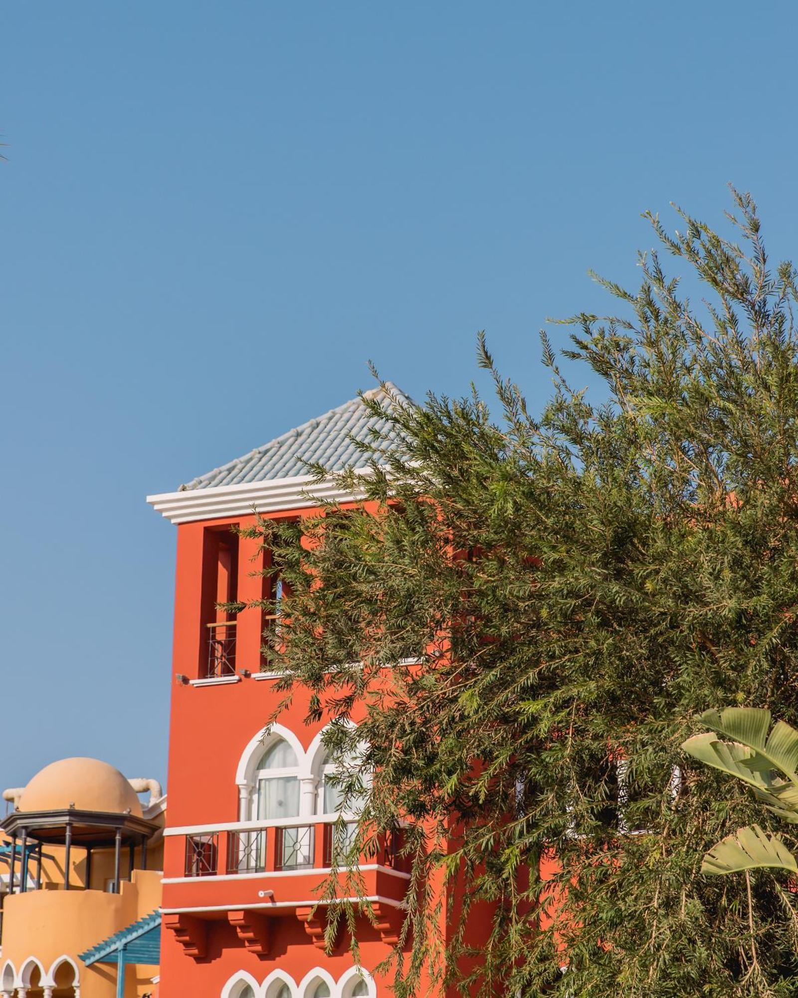 The Grand Resort Hurghada Exterior foto The bell tower of the church