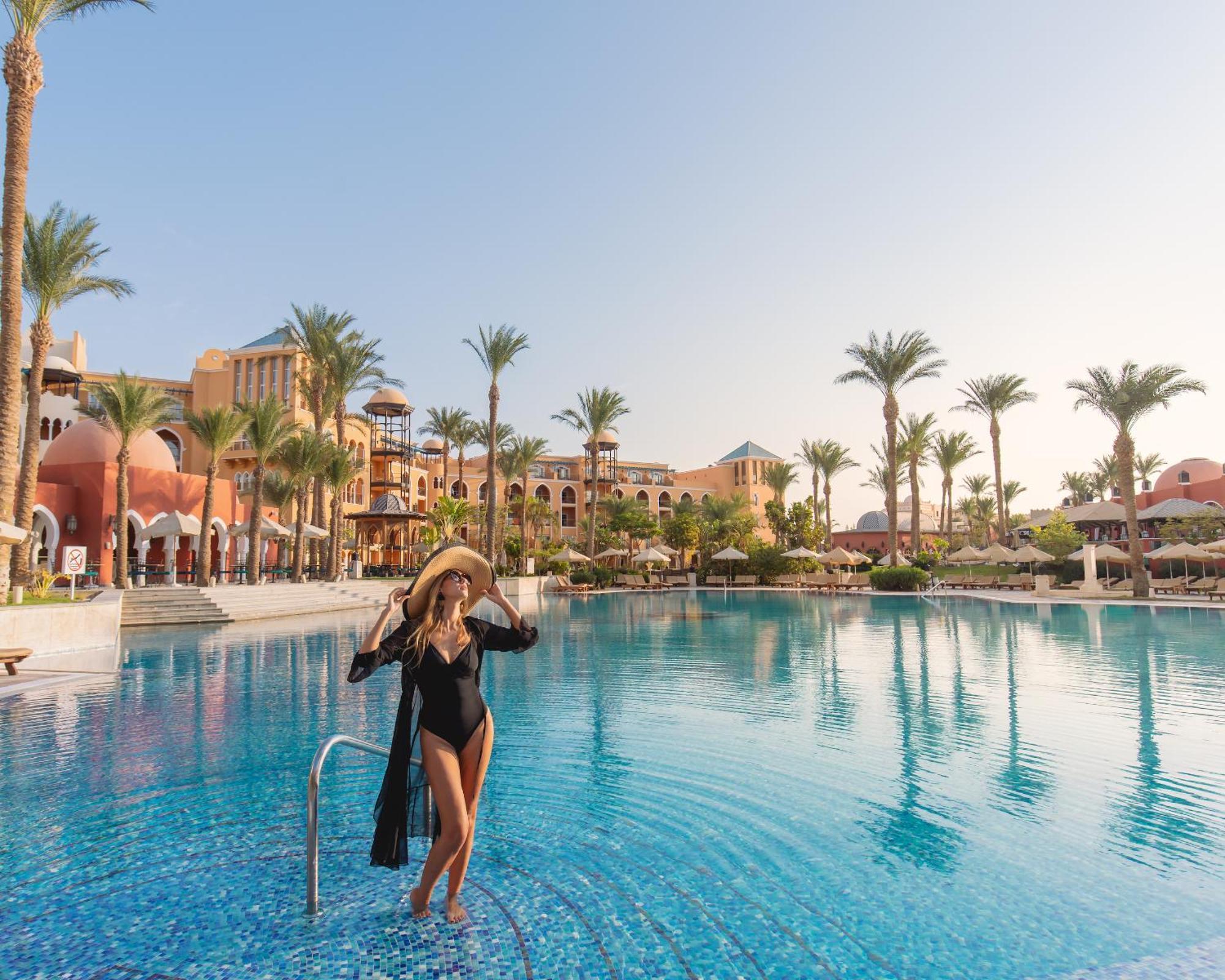 The Grand Resort Hurghada Exterior foto The swimming pool at the resort